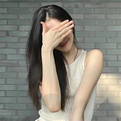 河对岸是山